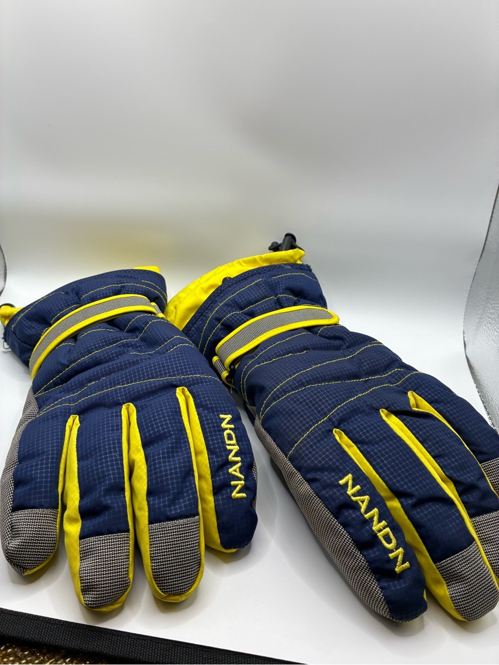 AND Men's Navy and Yellow Padded Winter Gloves